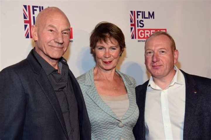 Adrian Scarborough Net Worth