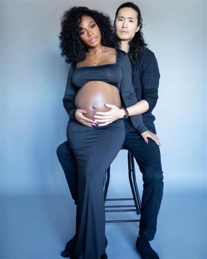 Angela Lewis Wiki Biography: Age, Birthday, Married, Husband, Pregnant, Net Worth, Snowfall, IG