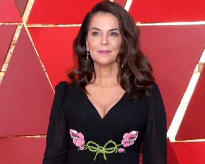 Annabella Sciorra Facts, Bio, Wiki, Net Worth, Age, Height, Family, Affair, Salary, Career, Famous for, Husband, Weinstein, Jungle Fever, Dating