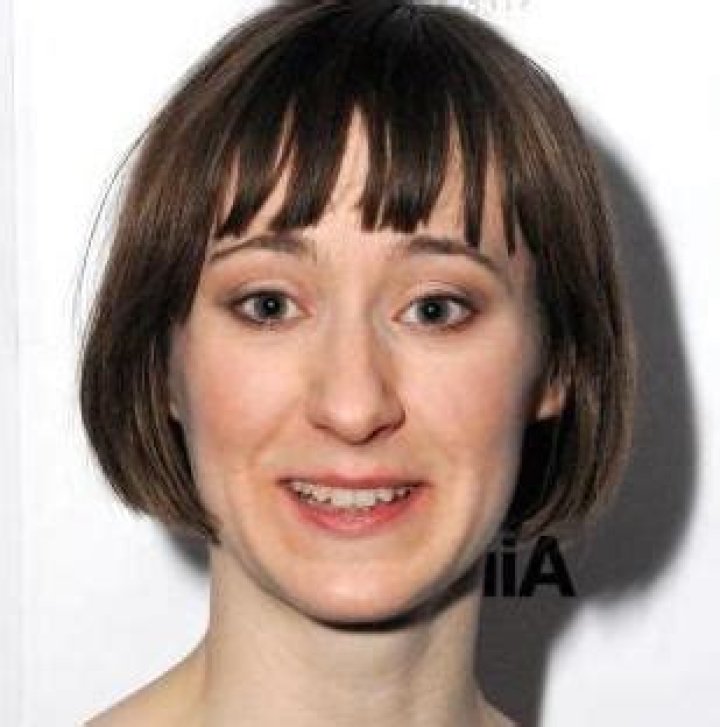 Bryony Hannah Height: 5 Fast Facts Husband, Married, Age, Net Worth, Bio