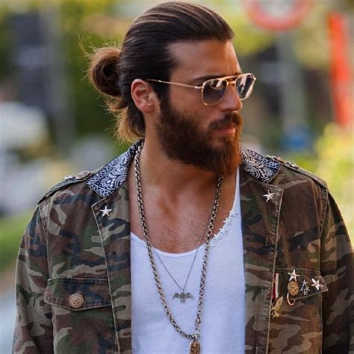 Can Yaman (Model) Wiki, Bio, Age, Height, Weight, Girlfriend, Net Worth, Career, Facts