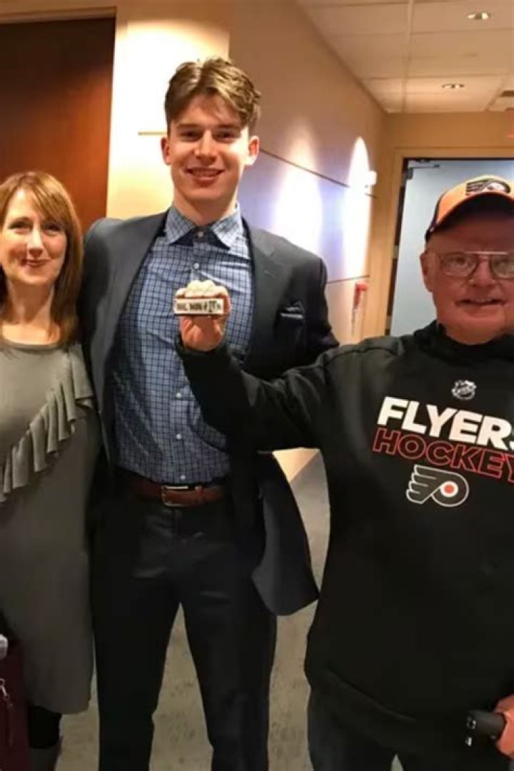 Carter Hart Parents Ethnicity Explored- Meet Shauna Hart And John Hart