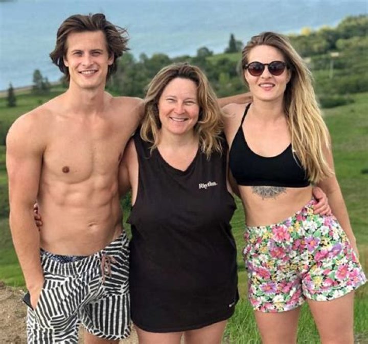 Clay Buchholz Age, Wiki, Biography, Wife, Children, Salary, Net Worth, Parents