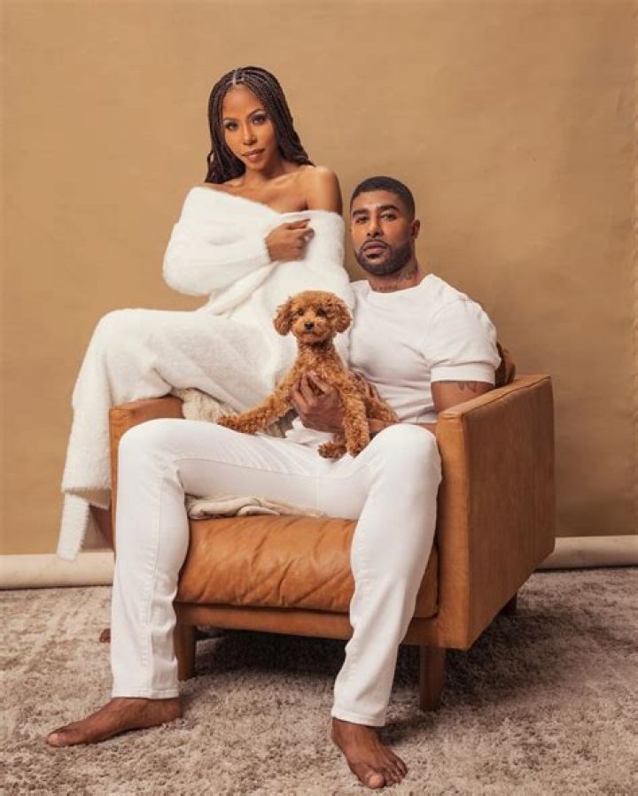 Daphne Joy net worth, age, height, husband, boyfriend, kids, biography, wiki