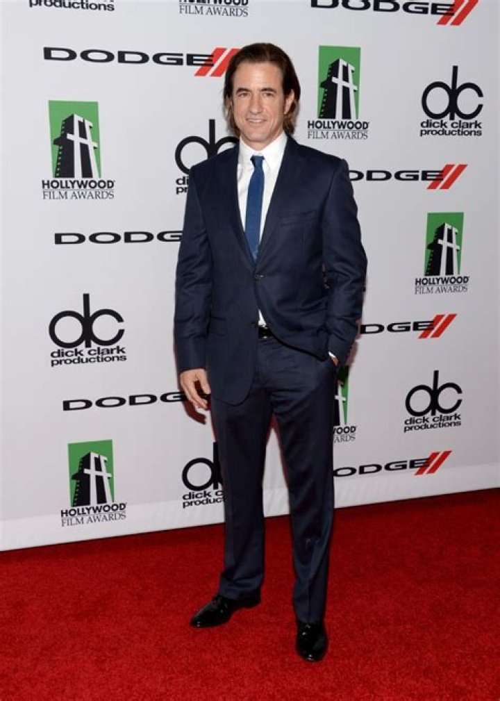Dermot Mulroney Height, Weight, Body Measurements, Shoe Size