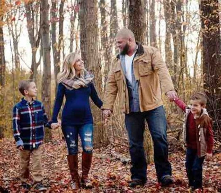 Gabbie Show Wiki, Boyfriend, Net Worth, Family & Highlights