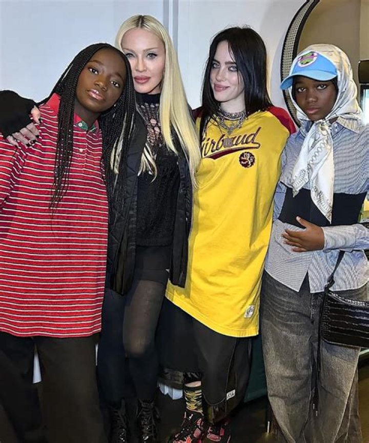 How many full siblings does Madonna have? Does Madonna talk to her siblings?