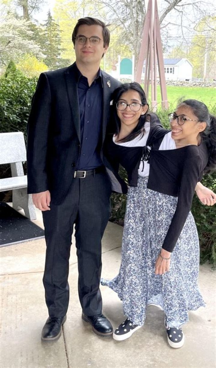 How Old Is Carmen Salta Age? Wikipedia Parents Family & Instagram