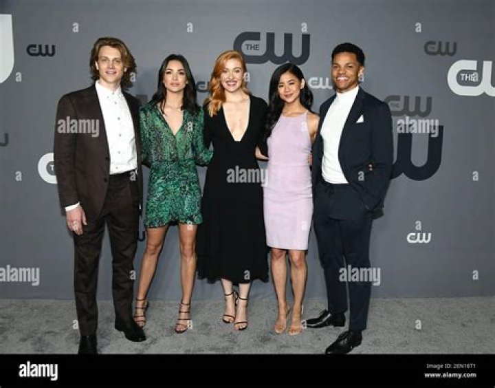 Is Sara Mcmann married? Does Sara Mcmann have children?