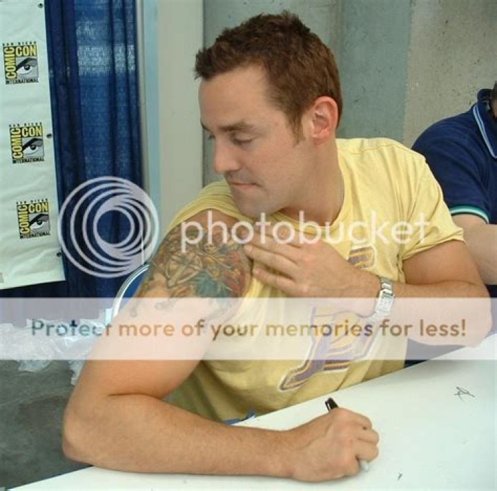 John Bradley- West: dating, net worth, tattoos, smoking & body facts