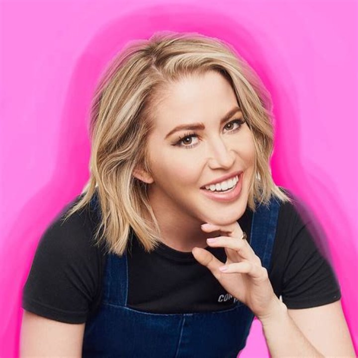 Kelsey Darragh Biography: 5 Fast Facts You Need to Know