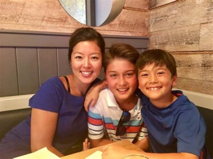 Ken Dilanian Biography, Age, Wiki, Net worth, Height, Wife, Family, Wikipedia, Married