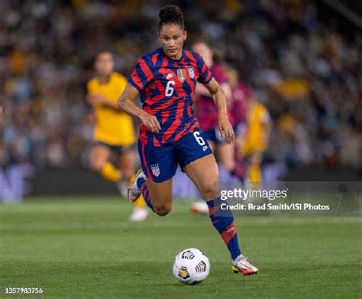 Lynn Williams (soccer)