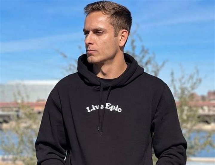 Nelson González Net Worth