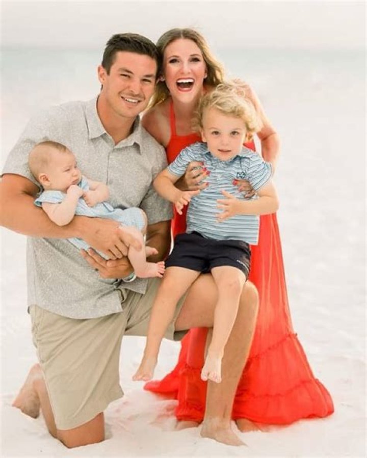 Nick Mullens Age, Height, Parents, Wife, Children, Twitter, Instagram