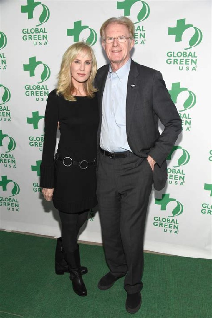 Rachelle Carson Net Worth