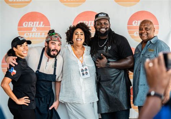 Rasheed Philips From American BBQ (Barbeque) Showdown: Age, Wife, Wikipedia, Birthday & Net Worth!