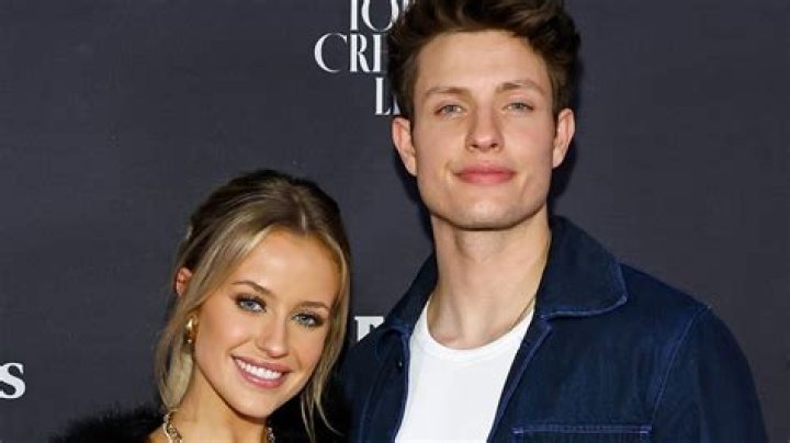 Ryan Hamilton Bio, Age, Height, Life, Trivia, Facts, Ethnicity, Religion, Affair, Dating, Girlfriend, Comedian, Net Worth, Wiki