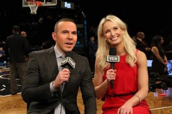Sarah Kustok Bio, Wiki, Age, Height, Family, Father, Husband, Partner, FOX Sports, Salary, and Net Worth
