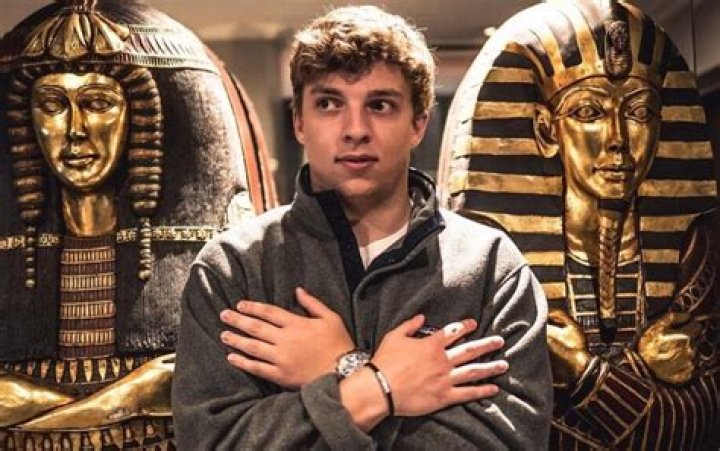 Slogoman (Youtuber) Wiki, Bio, Age, Height, Weight, Girlfriend, Net Worth, Facts