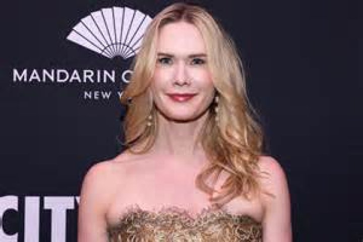 Stephanie March Net Worth