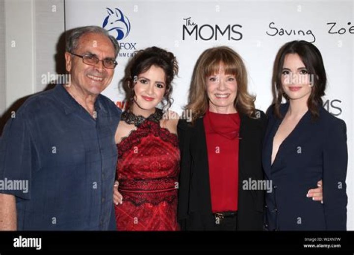 Who Are Laura Marano Parents? Meet Ellen And Damiano Marano Ethnicity Net Worth