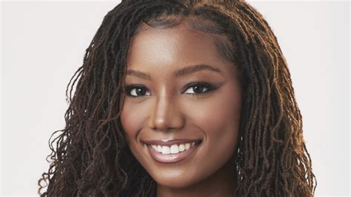 Who Is Brianna Murphy From Tampa Baes? Meet An Entrepreneur On Instagram