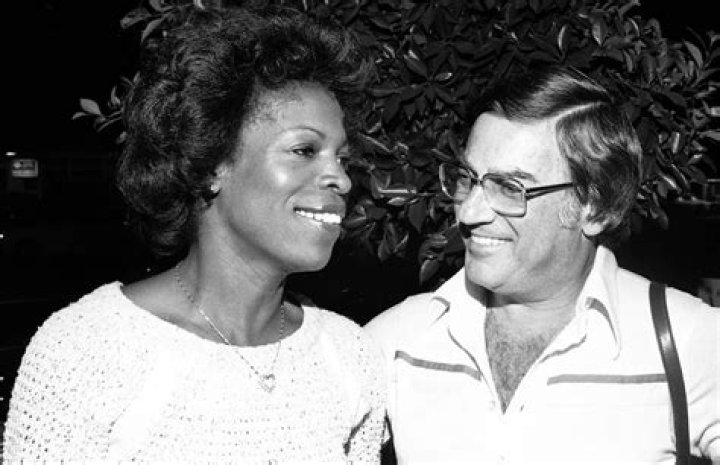 Who Is Lenny Jacobson Wife? Details To Know About His Family